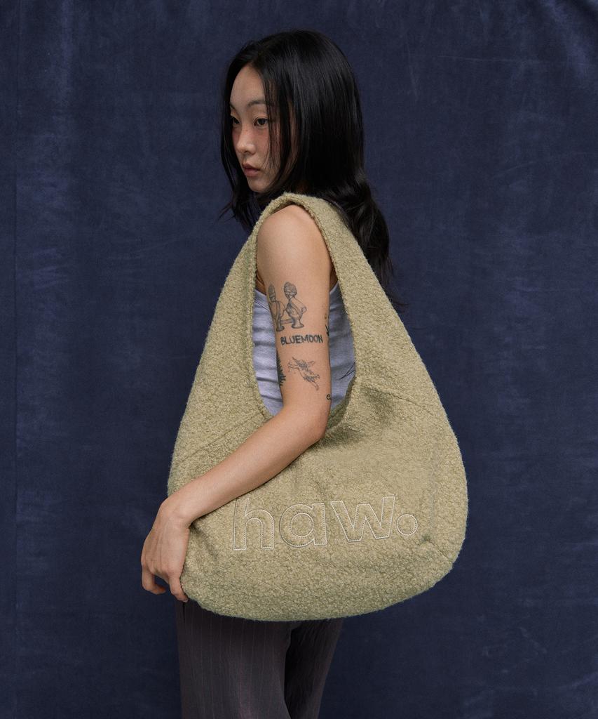 Haveawhale Boucle Pebble Bag (Ge)