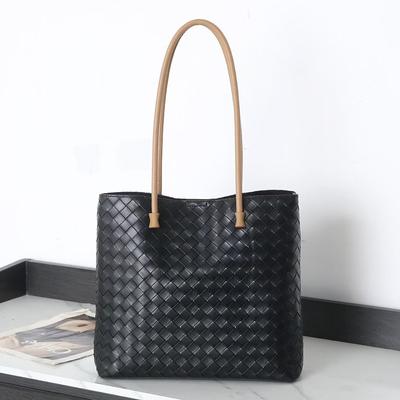 Genuine Leather Woven Tote Bag for Women 2025 New Versatile Underarm Bag Fashionable Shoulder Bag Commuter Large Capacity Handbag