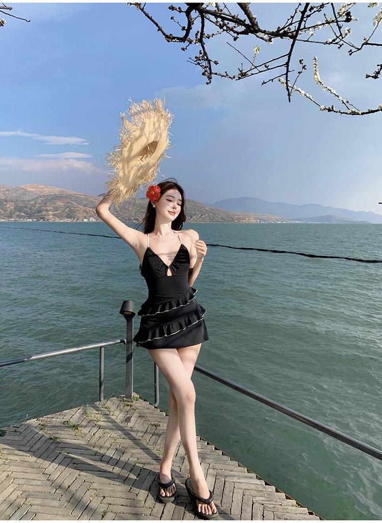 Korean-Inspired Conservative One-Piece Swimsuit with Slimming Cake Skirt - Elegant, Pure Desire Style for Women