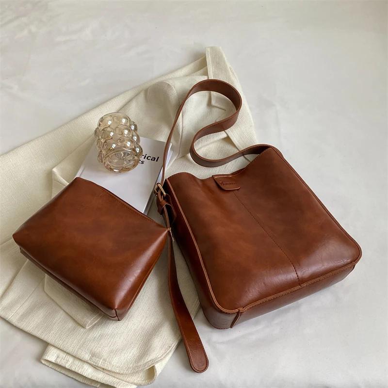 

Retro Shoulder Tote Bag Set for Women Wide Strap Soft PU Leather Crossbody Bags with Small Purse Large Capacity Shoppers 27x27x9cm