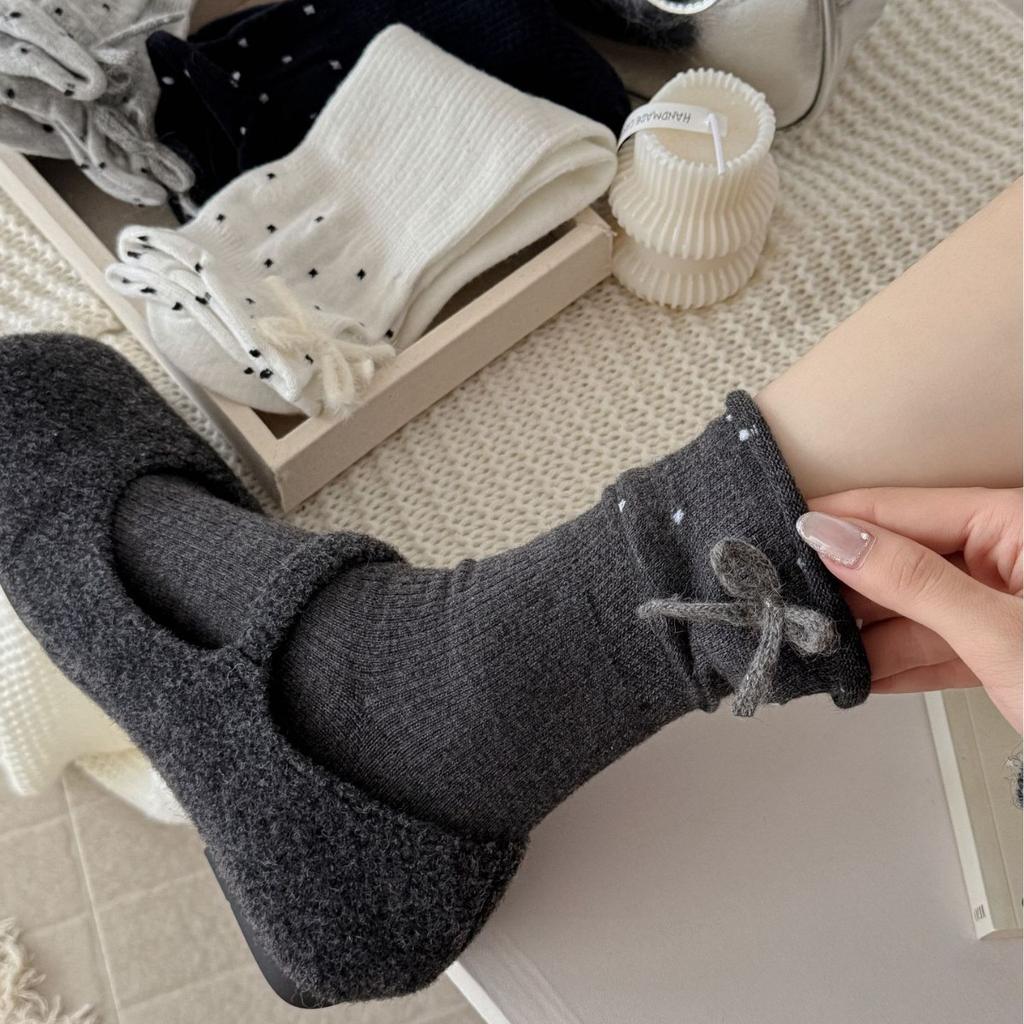 Female Autumn and Winter Thickened Polka Dot Heel Bow Sleep Tube Pile Socks