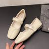 Square head shallow mouth single shoes women's spring and autumn new French retro temperament gentle fairy style flat bottom Mary Jane small leather