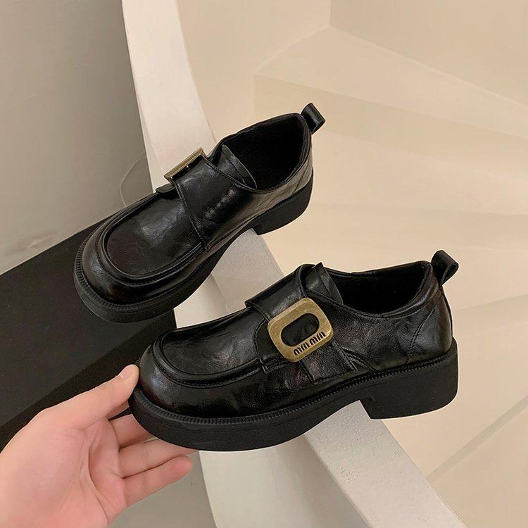 

Ankola red small leather shoes women s 2025 new autumn and winter retro British style black versatile commuter soft-soled loafers 35