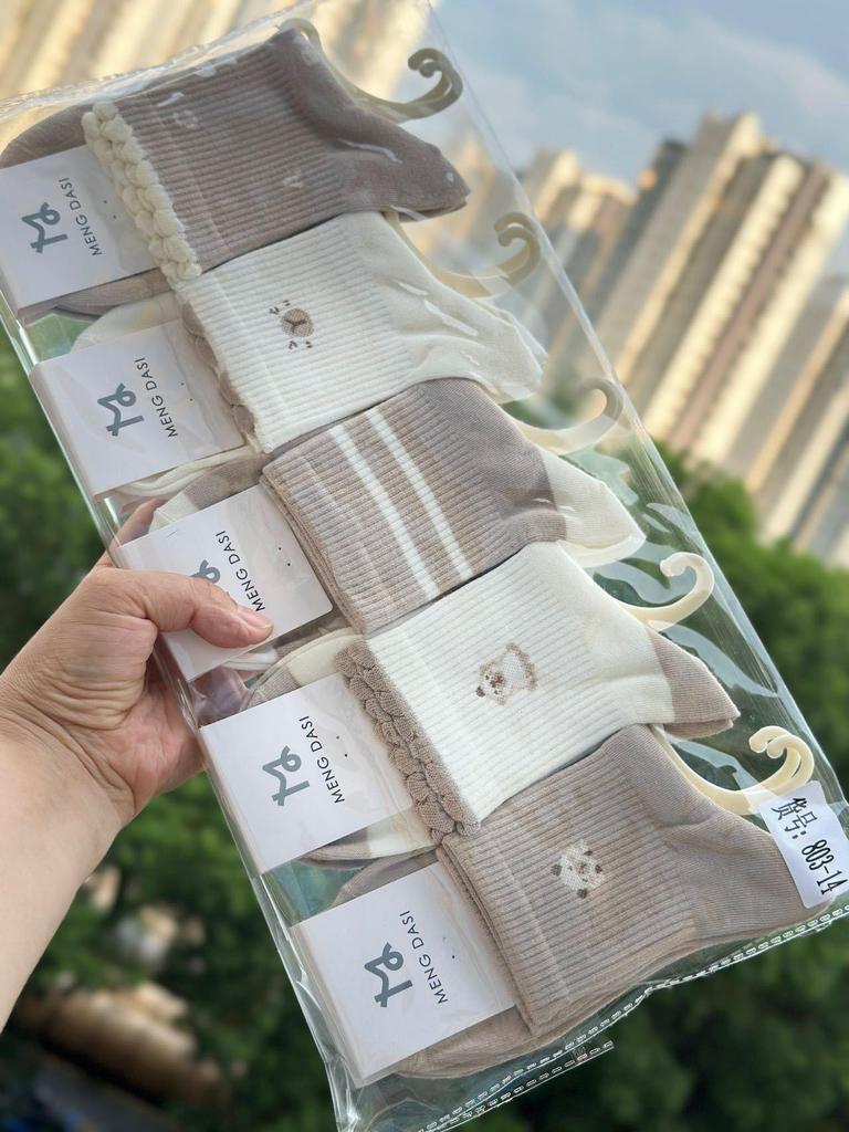 Autumn/Winter 10-Pack Women's Mid-Calf Cartoon Socks - Cute, Comfortable, Fashionable, College Style Cotton Sports Socks