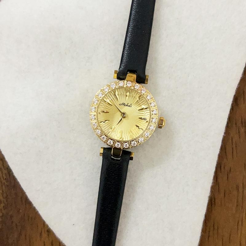 Fashion Small Dial Strap Ladies Watch Diamond Small Gold Watch