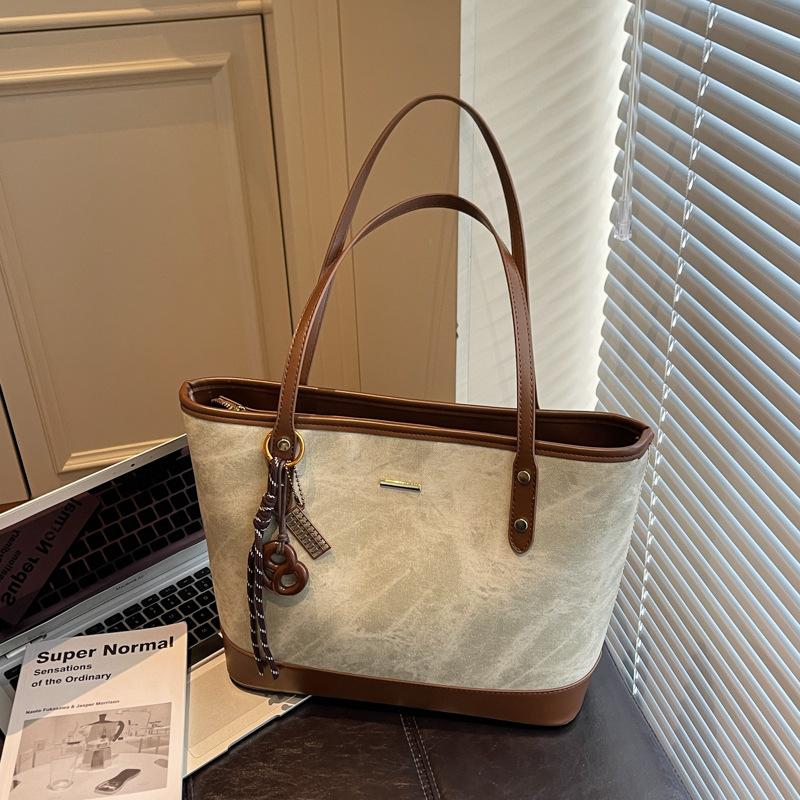 Large capacity versatile women's new retro casual armpit bag niche commuter shoulder bag