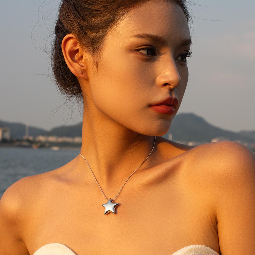 

Позолоченное ожерелье в виде пятиконечной звезды, женская подвеска из нержавеющей стали, простой модный дизайн. серебряный