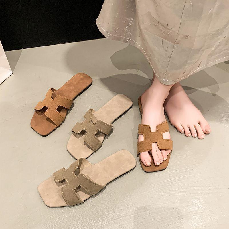 2025 summer new fairy slippers female summer wear one-word flat bottom versatile beach shoes sandals female