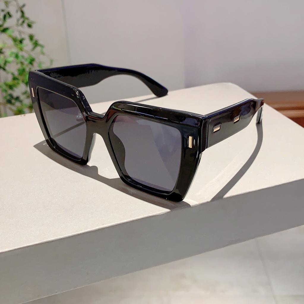 Oversized Square Sun Glasses  New Women Vintage Gradient Outdoor Shades Trendy Brand Design Candy Color Sunglasses