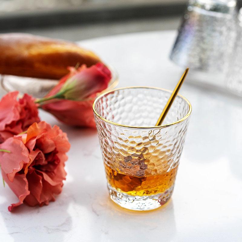330ml 4ks sada pivní sklenice se zlatým okrajem, domácí japonský styl, kladívkový vzor, průhledný žáruvzdorný čajový šálek