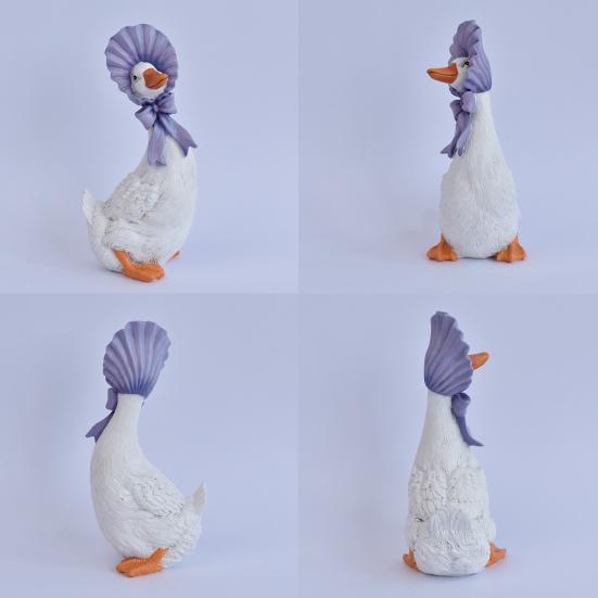2Pcs Resin Duck Statue, Lightweight Waterproof Sun-Resistant Garden Decoration, Cartoon Style Duck Figurine for Home Courtyard Balcony Windowsill