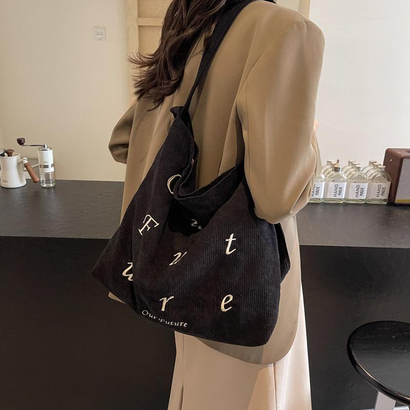 Fall 2025 new niche design large-capacity tote bag simple fashion shoulder bag simple casual crossbody bag
