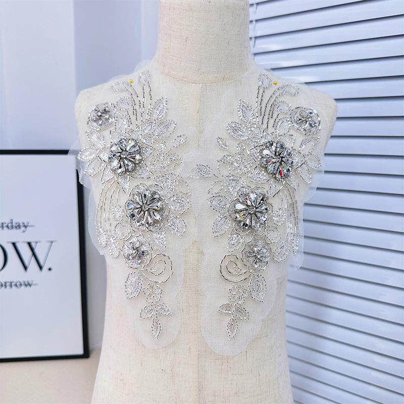 

2Pcs Mesh Beaded 3D Embroidery Lace Patches DIY Clothing Decorative Accessories Patch 3D Lace Clothing Applique with Rhinestones белый