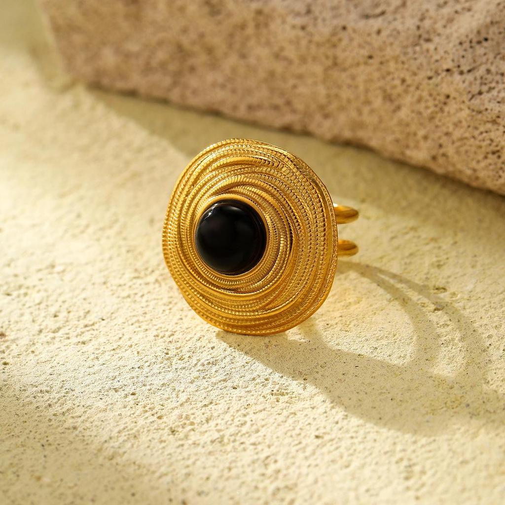 Evropsko-americký retro luxusní nastavitelný prsten Oko Horovo pro ženy