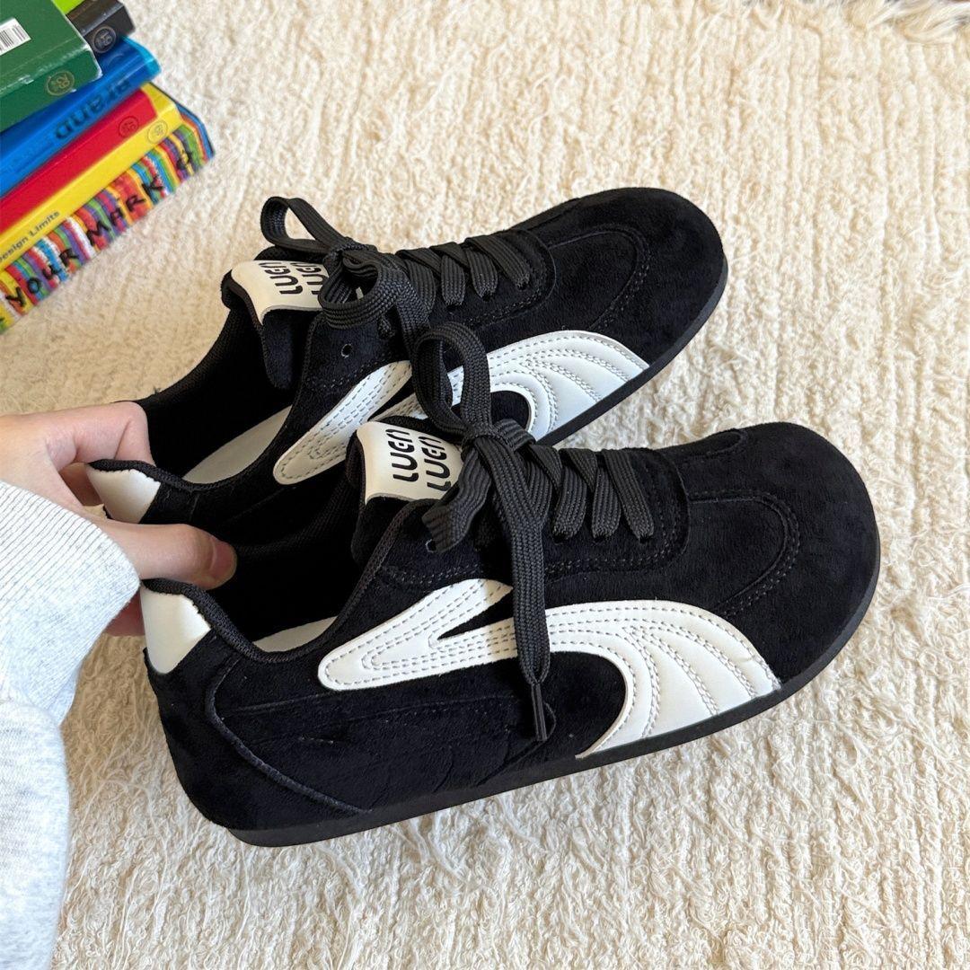 

Black German training shoes women s 2025 summer new niche design sense versatile breathable casual Forrest Gump shoes 35 чёрный