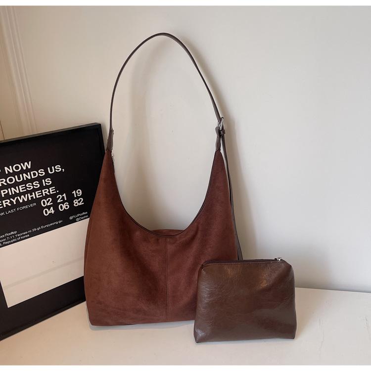 

Сумка премиум-класса в стиле ретро женская 2025 новая сумка через плечо большой вместимости для поездок на работу сумка-тоут подмышечная сумка для мамы тренд темно-коричневого
