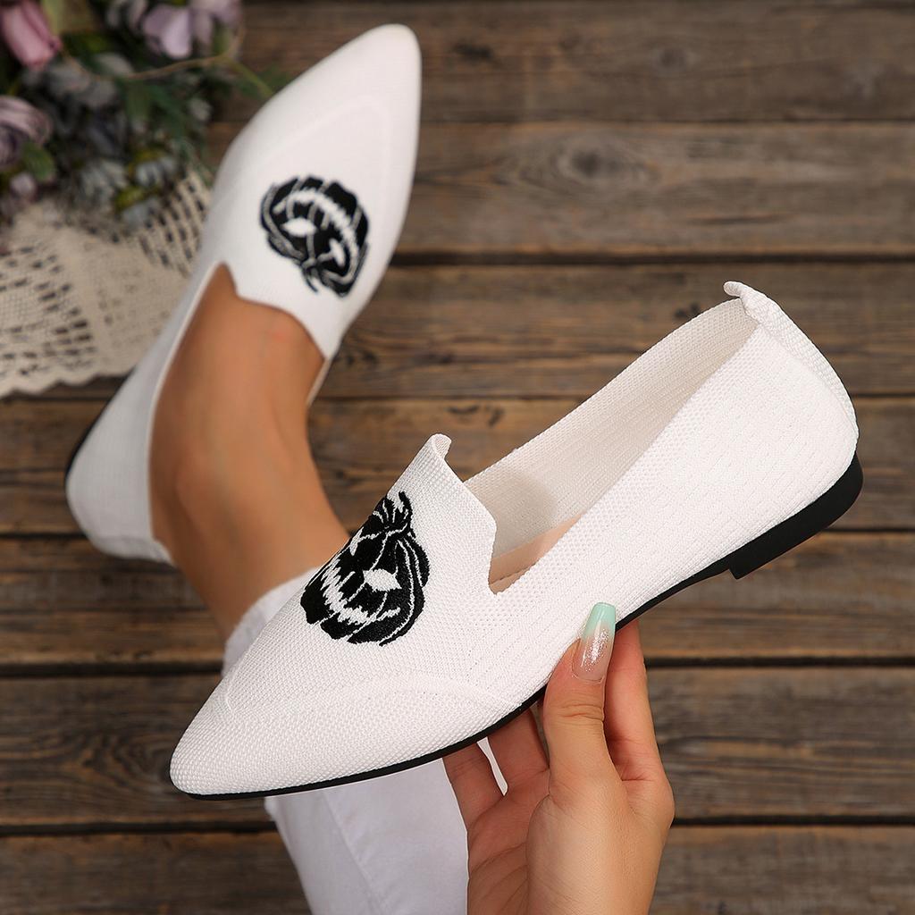 2025 new fashion new embroidered single shoes women's round head comfortable pumpkin head flying woven women's casual shoes women's shoes