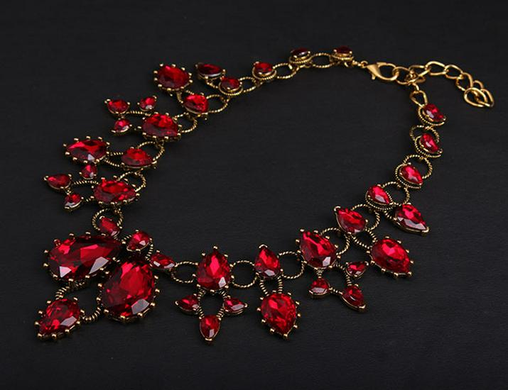 Colier Claviculă Retro European-American cu Gemă de Cristal pentru Femei