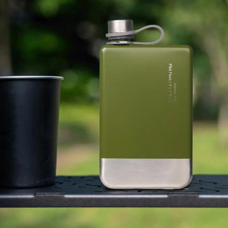 Ploché láhve na vodu na cesty Neprosakující kompaktní láhev na vodu Nerezová ocel Opakovaně použitelné nádoby na alkohol Pivo Nápoje