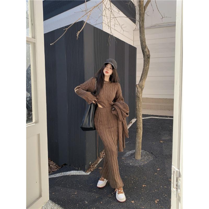 Korean Retro Round Neck Long-sleeved Knitted Sweater for Women Autumn New Niche Simple Elastic Waist Long Skirt Set