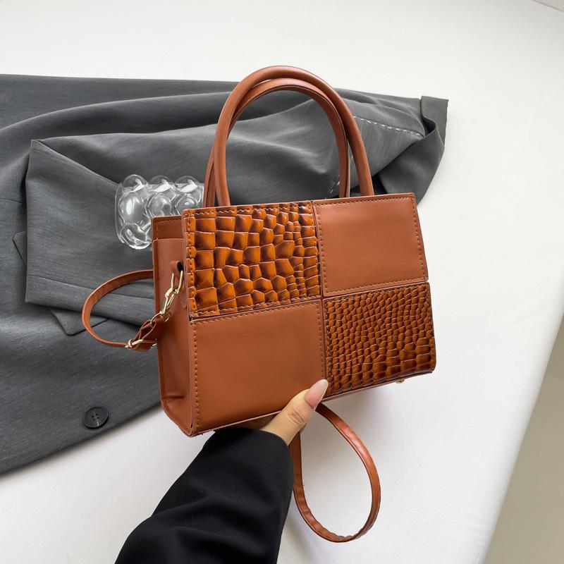 Niche design foreign style small square bag 2025 autumn new fashion simple retro trend shoulder messenger bag