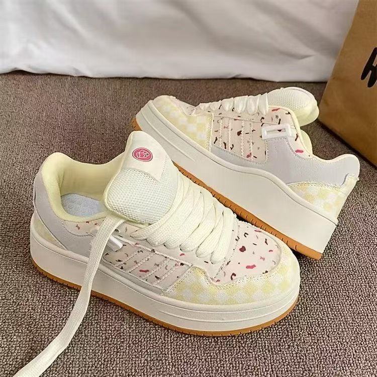 Zhao Liying Cranberry platform bread color scheme shoes ins casual board shoes new