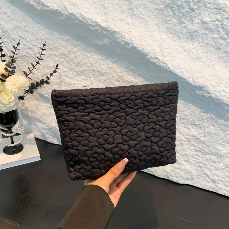 

Fashionable Ins Style Small Square Bag Chic Lightweight Canvas Handheld Clutch With Zipper Closure Ideal For Travel And Daily Outings чёрный