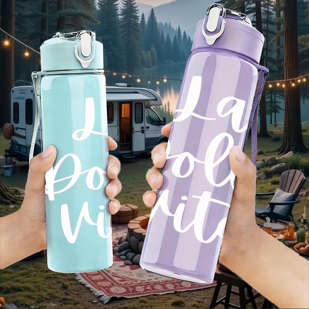1PC La Dolce Vita Soft Text Pattern 750ml Color Plastic Sports Water Bottle Leakproof Flip Straw Lid Suitable for Sports Office Home Use