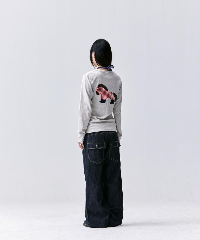 TANSANMAGNESIUM Pony Applique Long Sleeve (Oatmeal)