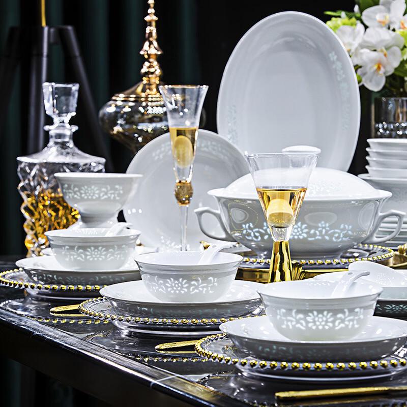 Jingdezhen 68-Piece Linglong Bone China Dinnerware Set