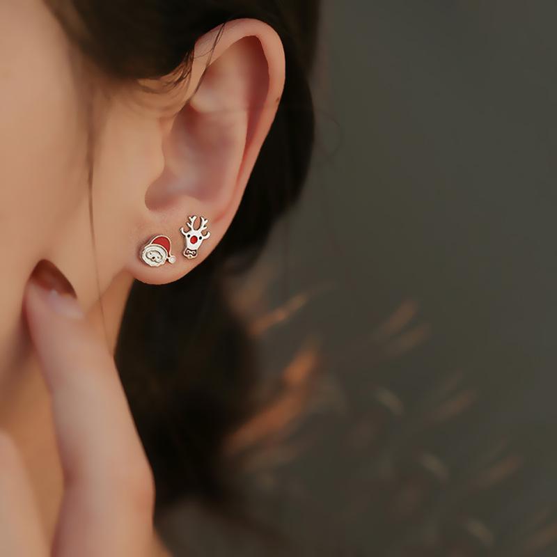 Asymmetrische Weihnachtsmann- und Rentier-Ohrstecker - Koreanischer Stil Weihnachtsgeschenk