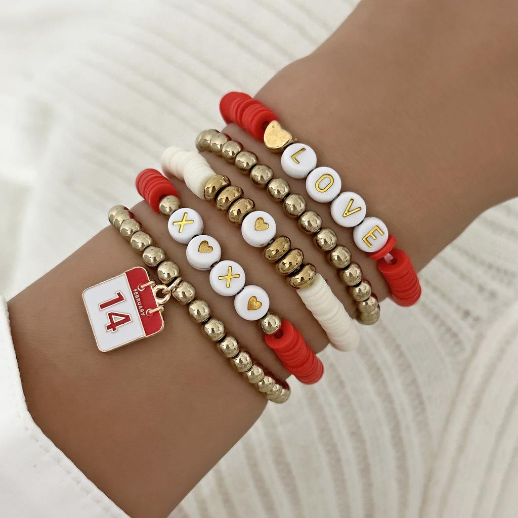 Sweet Valentine Heart Bracelets Set for Women Delicate Colorful Heart Clay Beaded Stackable Bracelet Friendship Jewelry Gift