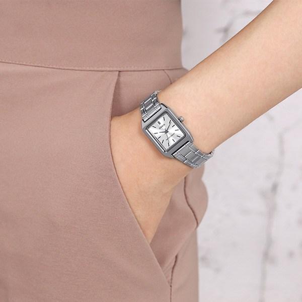 Casio Ceas din oțel de damă din sticlă minerală pătrată dreptunghiulară clasică + pachet de bilete de schimb de baterii