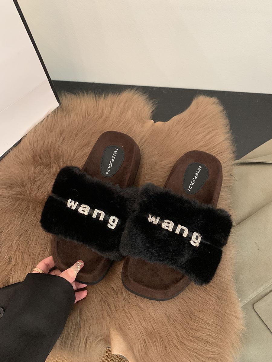 

Модные европейские и американские сандалии и тапочки 2024 года, новые осенние туфли на толстой подошве для женщин, которые носят тапочки, уличные тапочки 40 чёрный