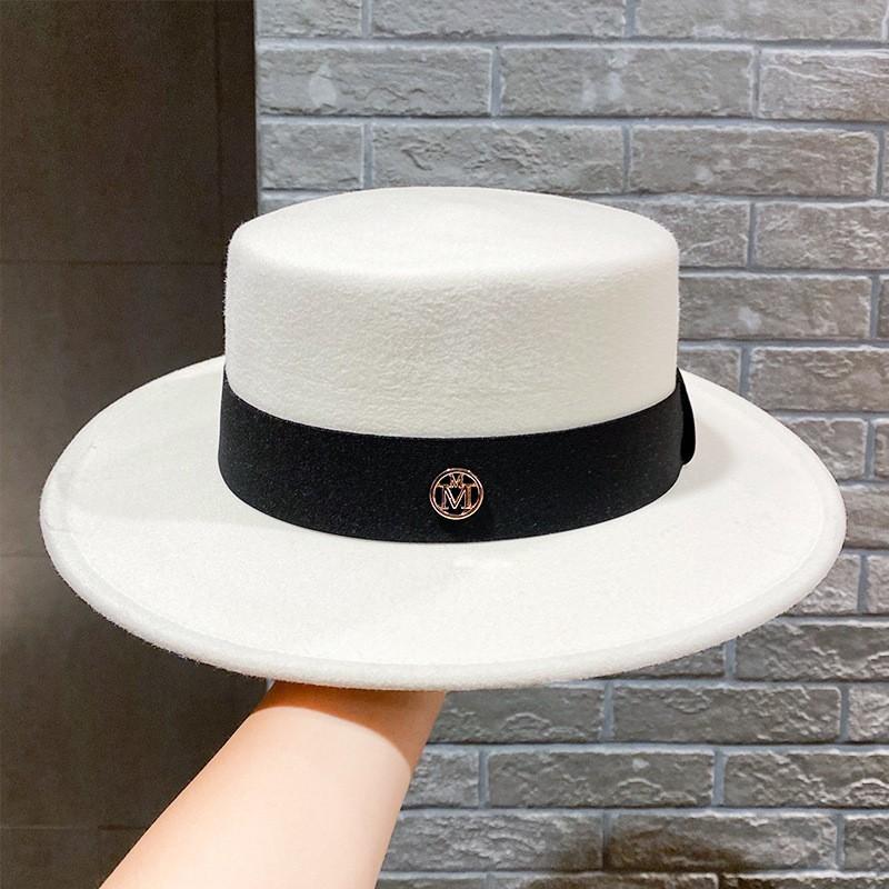 Cappello a tesa piatta in stile britannico con materiale in feltro di lana e tesa larga per la moda invernale