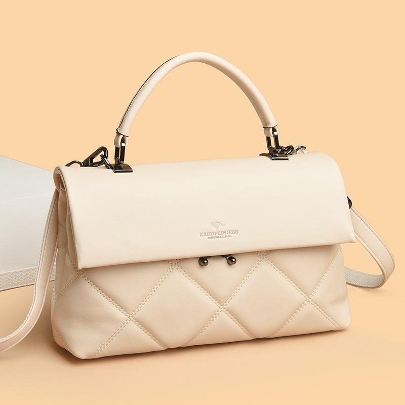 A Classic Women's Handbag—the Perfect Choice for Everyday Use