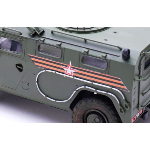 Meng Model 1/35 Russian Army GAZ-233115 Tiger M High Mobility Armored Vehicle Plastic Model MVS008