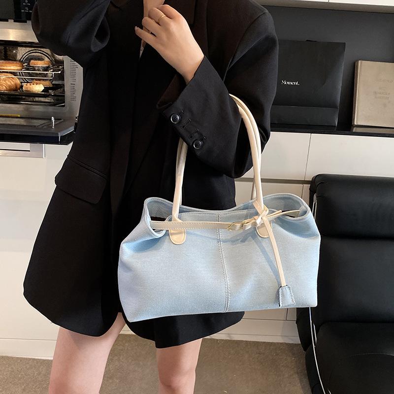 

Винтажная джинсовая сумка большой вместимости женская 2025 новая трендовая модная сумка под мышкой повседневная сумка