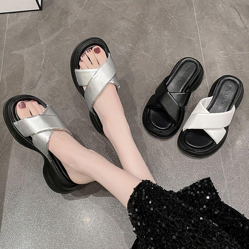Fashion Beach 2025 Summer New Cool Slippers Silver Platform Cross Belt Versatile Outer Wear Solid Color Muffin Sandals