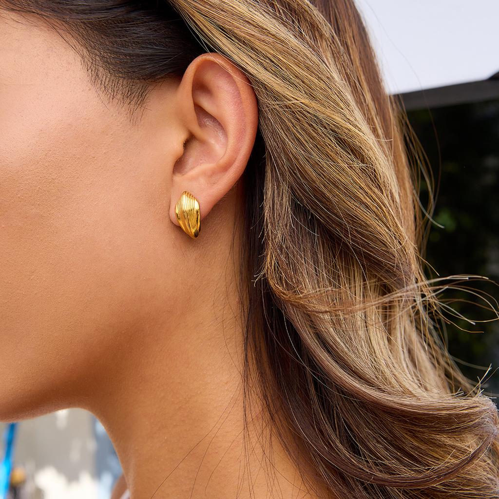 Classic 18K Gold Ribbed Line Textured C Ring Earrings Ear Jewelry