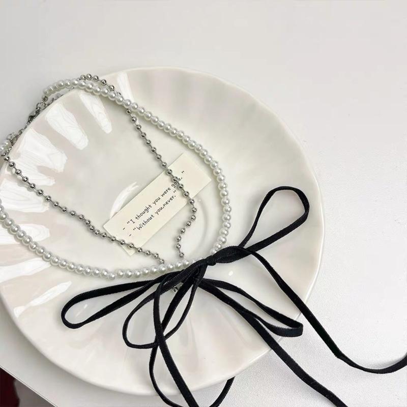 Stylish Double layer Bowknot Necklace Modern Butterfly Knot Necklace with Fringe Simple Pearls Beaded Neckchains Charm