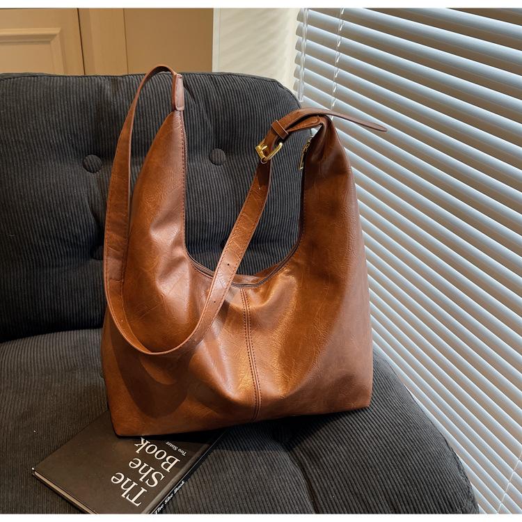 

Свободная повседневная сумка-тоут женская большой вместимости 2025 новая модная сумка-мессенджер на плечо для通勤 коричневый