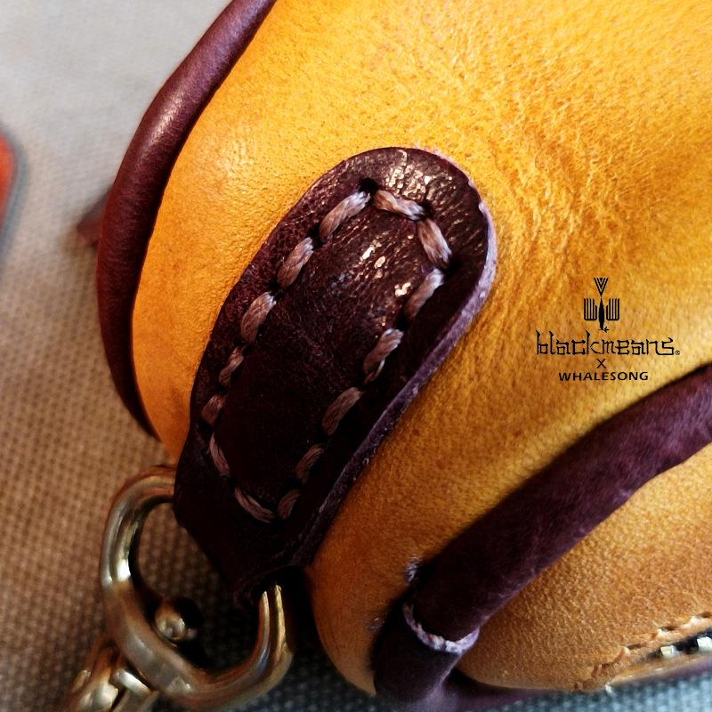 Retro Vegetable Tanned Leather Coin Purse: Genuine Oil Wax Cowhide Headphone Storage Bag