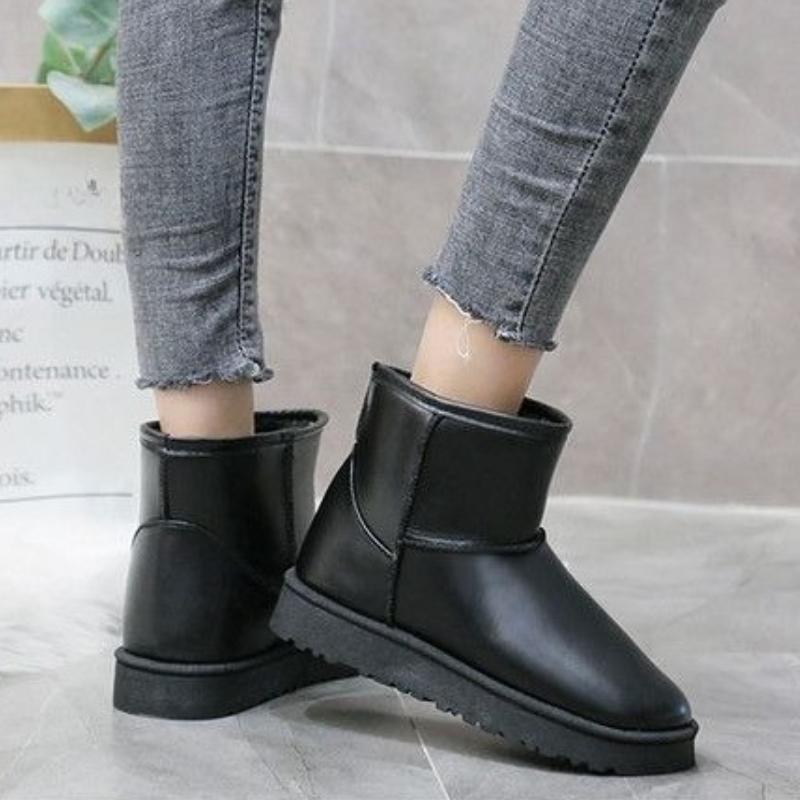 Waterproof Leather Flat Round Toe Snow Boots for Women Winter 2025 Novelty Ankle High Quality Padded Fashion Goth Woman Shoes