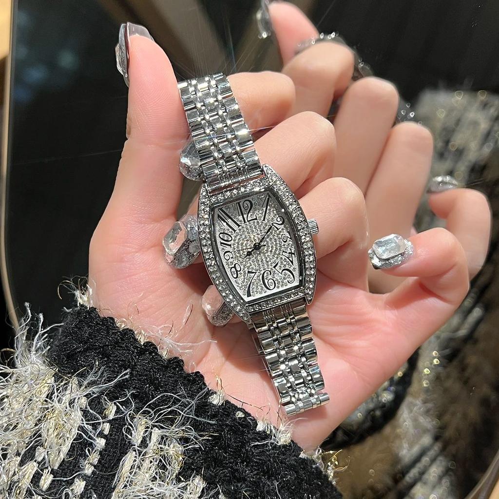 Tonneau Full Diamond Plate Lady Watch Elegant Timepiece for Kazakhstan And Middle East Asian Countries