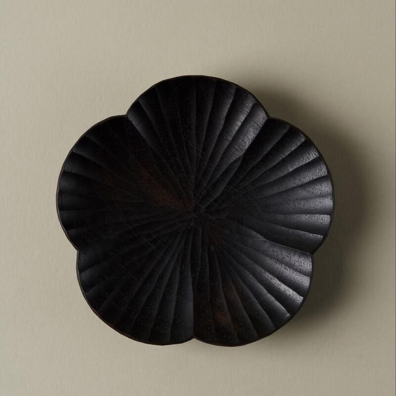 Mozheng Black Walnut Lacquer Five-Petal Flower Dish
