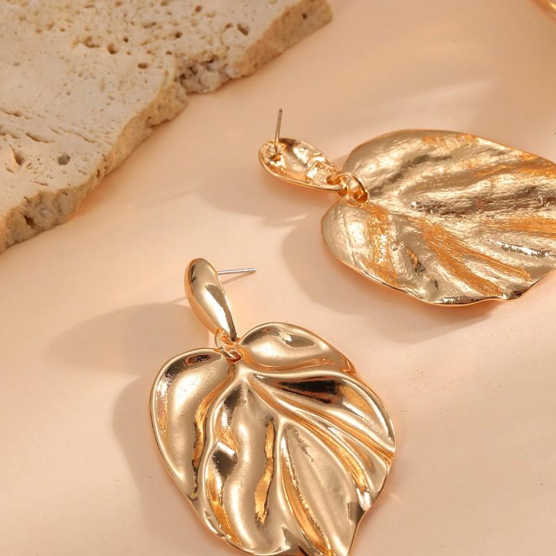 Elegant Zinc Alloy Leaf Earrings Women Gold Toned Minimalist Fashion Studs Trendy Botanical Jewelry Daily Wear