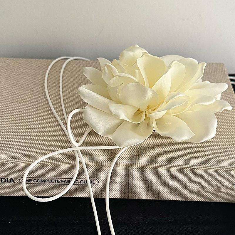 Exaggerated Big Rose Flower Clavicle Chain Necklace Adjustable Bowknot Choker