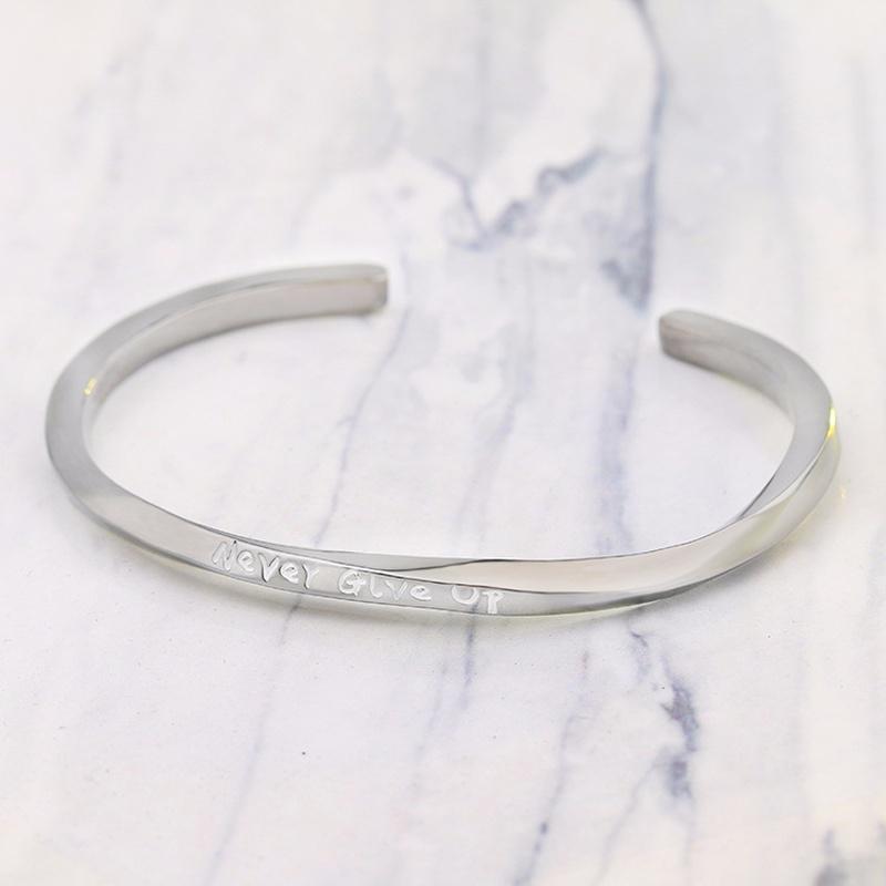 

Никогда не сдавайся браслет творческий браслет Мебиуса любителей браслет ювелирные изделия платиновый