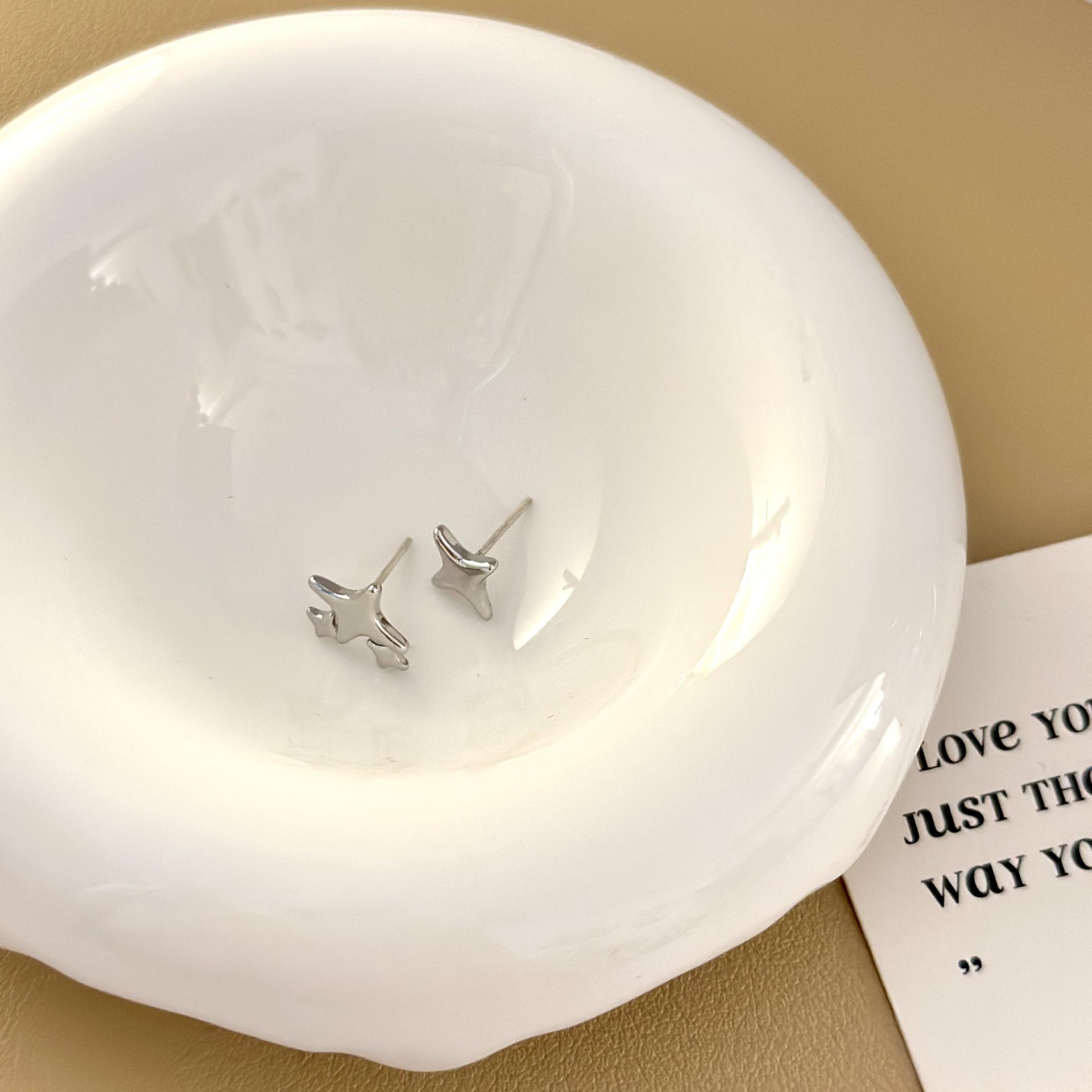 

Серьги-пусеты из стерлингового серебра 925 пробы в виде звезд с клипсами для ушей в виде спиралей от комаров